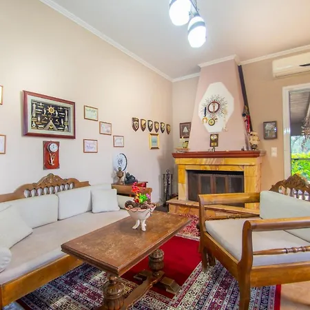 Tatil Evi Loukas